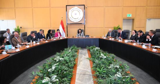 وزيرة التضامن تترأس اجتماع مبادرة "حياة" للتصدى لقضية الطفل بوضعية الشارع