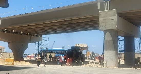 وداعا للزحام المرورى.. 3 مشروعات كبرى جديده فى مجال الطرق والمحاور  لحل الأزمة المرورية شرق وغرب الإسكندرية.. محور عمر سليمان غربًا يشمل إنشاء طريق مزدوج بعرض 6 حارات في كل اتجاه و 4 كبارى علوية.. صور