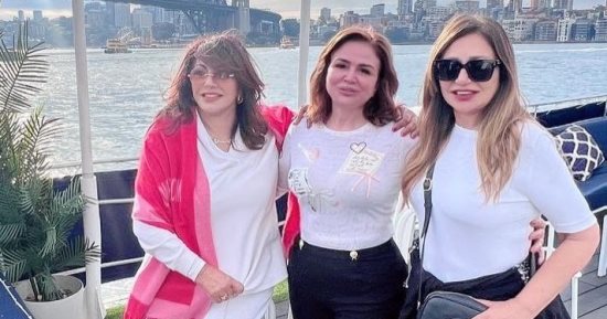 يا دنيا يا غرامى.. صداقة إلهام شاهين وليلى علوى وهالة صدقى فى أستراليا
