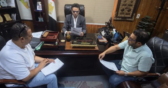 وكيل صحة سوهاج يبحث تطوير الخدمات بالمستشفيات وزيادة عدد الأسرة