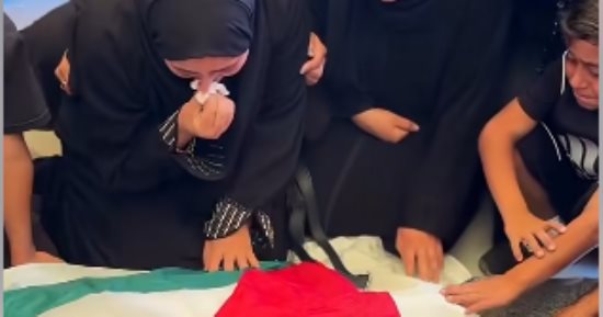 "لم يعد وحيدًا بعد اليوم".. محمد الفرا يلحق بوالده ووالدته وإخوته شهيدا في قصف خان يونس بعد شهور من الوحدة والحسرة على فراق أهله.. والحرب تغلق آخر صفحة في حكاية الناجي الوحيد من أسرته