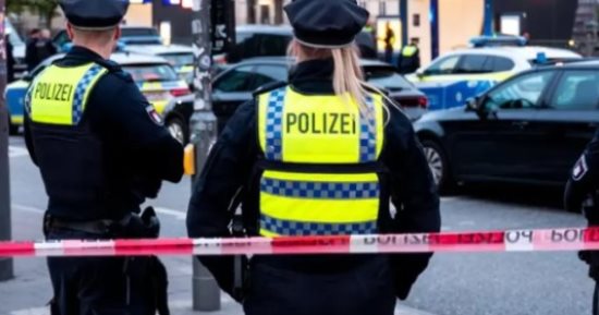 وفاة طفلة بعد نسيانها فى سيارة بدرجة حرارة 50.. وشرطة ألمانيا تحقق 