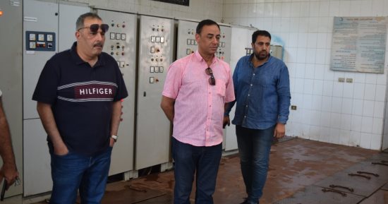 رئيس شركة مياه القناة يتفقد محطة المياه العكرة بأبو صوير.. صور 