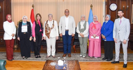 محافظ الإسكندرية يستقبل رئيسة "القومى للطفولة والأمومة" لبحث دعم مبادرات حماية الطفل