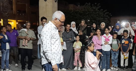 عروض فنية للأطفال ضمن فاعليات شارع الفن بميدان المحطة بأسوان.. صور