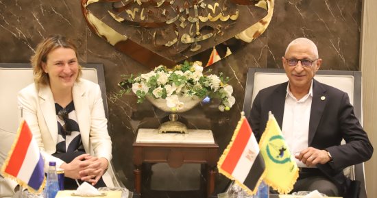 محافظ شمال سيناء يستقبل وفدًا هولنديًا للاطلاع على جهود مصر الداعمة لغزة