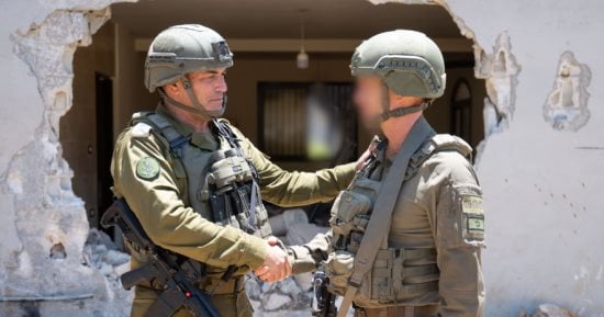 الاحتلال الإسرائيلى يغلق حاجز قلنديا العسكرى شمال القدس المحتلة