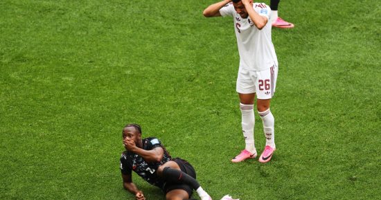 إيقاف القطري عاصم ماديبو 5 مباريات بعد تدخله القوي على لاعب كندا