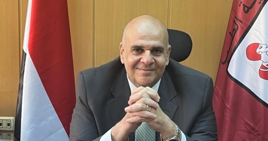 اختيار الدكتور عمر عزام عضوًا باللجنة العليا للقضاء على الجذام ومنسقًا للقوافل الطبية بوزارة التعليم العالى