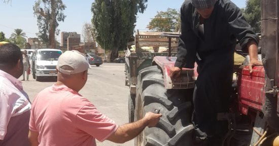 محافظ أسيوط: ضبط جرارين زراعيين أثناء إلقاء مخلفات الهدم بشارع سيد الجديد
