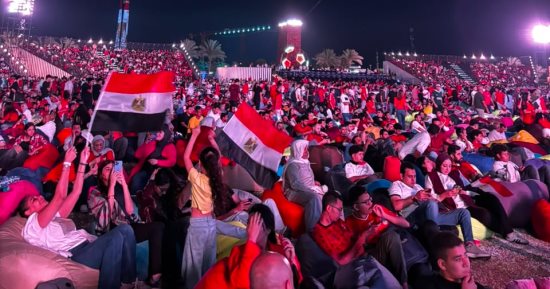 مباراة مصر و نيوزيلندا.. حشود من الجماهير تصل العاصمة الجديدة لتشجيع المنتخب