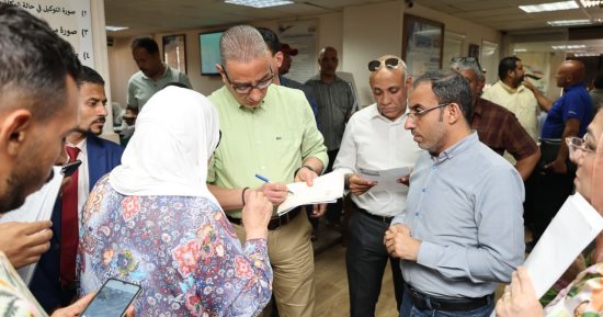 محافظ الجيزة يتفقد المركز التكنولوجى بالعجوزة ويستمع لشكاوى المواطنين