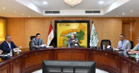 ​محافظ الفيوم يوجه بسرعة تنفيذ مشروعات القرض الأوروبي