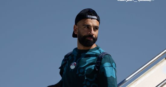 محمد صلاح يوثق لحظات الاستقبال التاريخي لمنتخب مصر بكاميرا هاتفه.. فيديو