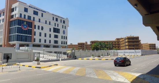 رفع كفاءة محيط مستشفى بولاق الدكرور لتحسين المظهر الحضارى.. صور