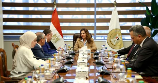 وزيرة التنمية المحلية تبحث مع نقيب المهندسين انشاء منصة رقمية مشتركة 
