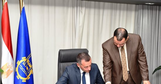 ننشر أوائل الشهادة الإعدادية بأسوان.. المحافظ يهنئ المتفوقين هاتفياً
