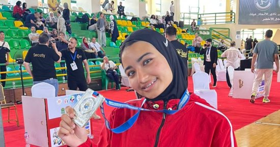 طالبة بجامعة قناة السويس تحصد برونزية بطولة البحر المتوسط الدولية للكاراتيه