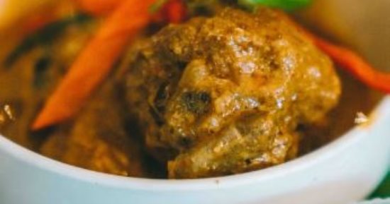 طريقة عمل كرات الأرز بالكارى والدجاج.. وصفة مختلفة لعشاق التجديد
