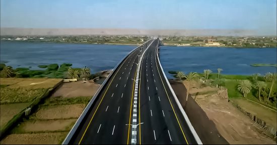 بعد 30 يونيو.. سوهاج تعبر للمستقبل عبر شبكة طرق ومحاور عملاقة أنهت عزلة الشرق والغرب
