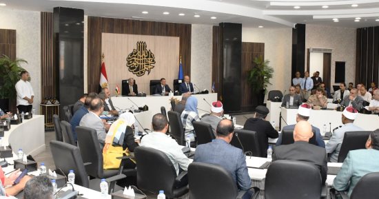 تنفيذى أسوان يوافق على تحديث أسعار رفع مخلفات المنشآت التجارية والسياحية