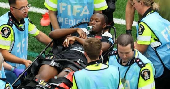مسكن سريع.. كيف تعمل الصافرة الخضراء التى استخدمها لاعب كندا المصاب