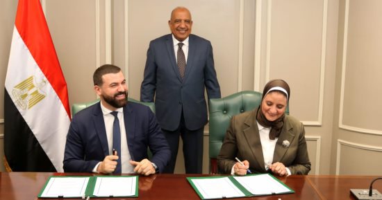 مذكرة تفاهم بين "نقل الكهرباء" و"هيكا داتا" لدراسة إقامة مشروع مركز بيانات