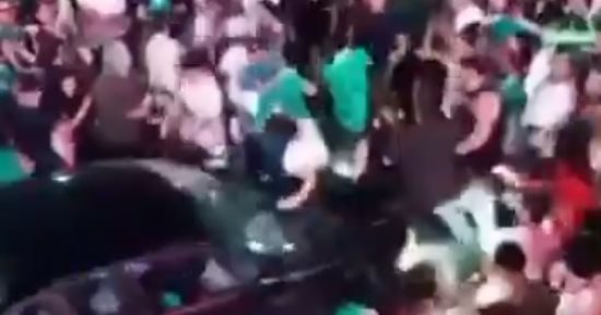 حادث دهس خلال احتفالات بفوز المكسيك على التشيك بكأس العالم.. فيديو