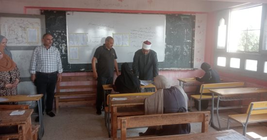 انتظام لجان الثانوية الأزهرية بالإسماعيلية خلال امتحان الصرف للأدبى