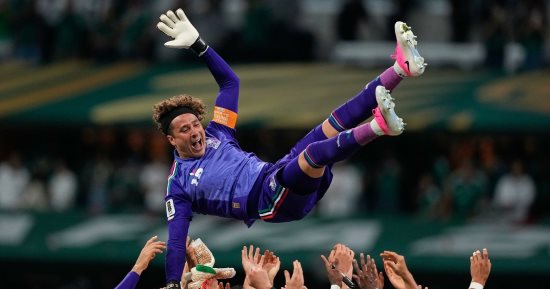 أوتشوا يصنع التاريخ.. أكبر لاعب يشارك مع المكسيك فى كأس العالم 2026