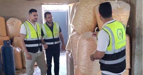 ضبط طن سناكس بدون بيانات وزيت مجهول المصدر داخل مصنع غير مرخص بالغربية