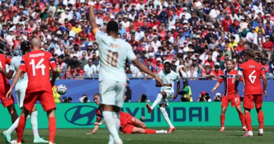 فرنسا تدمر النرويج بهاتريك ديمبيلي في الشوط الأول.. فيديو