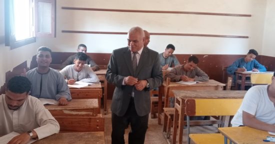 انضباط فى امتحان اللغة الإنجليزية لطلاب العلمي بالثانوية الأزهرية بسوهاج