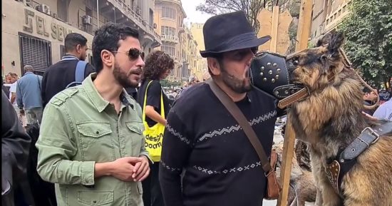 كلب مات فحنطه حبا فيه.. وبقى مصدر رزق كبير ليه مع "فتحى شو" 