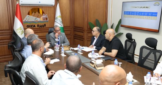محافظ الجيزة يتابع ملفات التصالح وتقنين الأراضى والاستثمار بالواحات البحرية