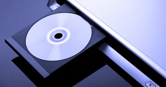 لماذا كانت أقراص DVD تحمل أكواد مناطق جغرافية؟ السر وراء القيود المزعجة