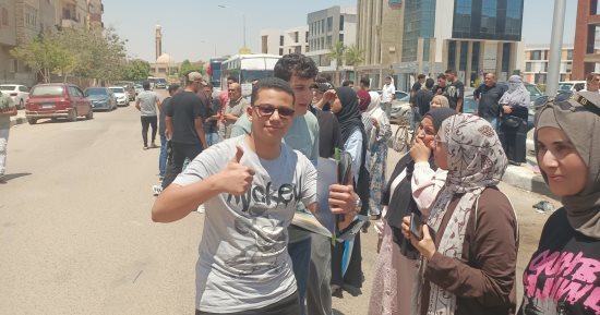 خروج طلاب الثانوية العامة فى المنوفية من امتحان اللغة العربية.. فيديو