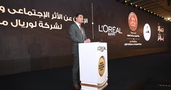 خالد هاشم: دور القطاع الصناعى يمتد لتنمية المجتمعات وتطوير المهارات