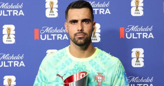 كولومبيا ضد البرتغال.. الحارس ديوجو كوستا أفضل لاعب فى المباراة
