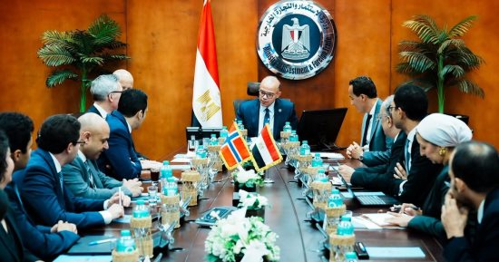  وزير الاستثمار يبحث مع مسؤولي شركة سكاتك النرويجية الخطط الاستثمارية 