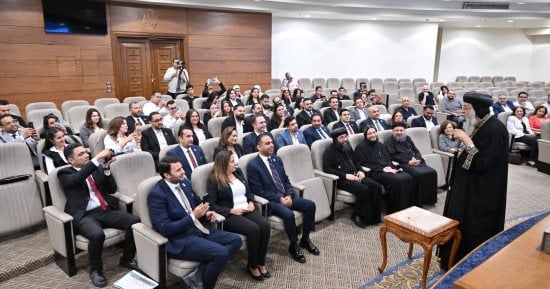 البابا تواضروس يلتقي قيادات ملتقى التوظيف ويؤكد أهمية دعم الشباب وتمكينهم في سوق العمل