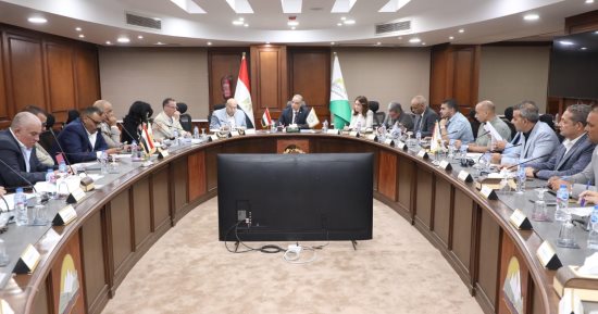 الجيزة: إدراج الشوارع الرئيسية بالقرى المنتهية المرافق ضمن خطط الرصف
