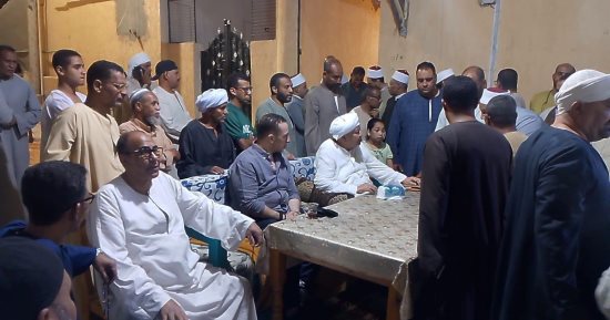 ساحة الطيب بالأقصر تشهد جلسة مصالحة عرفية بين عائلتى الحساسنة والهوارة.. صور