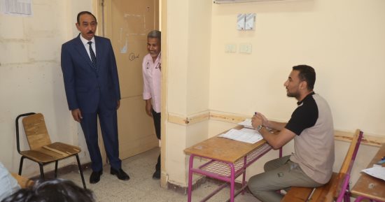 محافظ سوهاج يتفقد لجان الامتحانات بمدرستي محمد فريد وجمال الغيطاني بجهينة