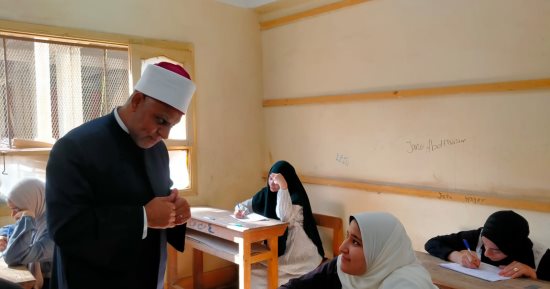 رئيس قطاع المعاهد الأزهرية يتفقد لجان امتحانات الشهادة الثانوية بالقليوبية