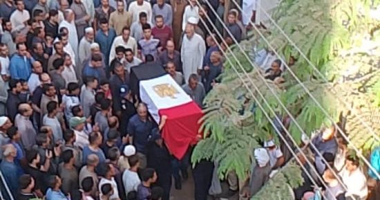 جنازة مهيبة لشهيد الواجب بحريق منشأة ناصر بمسقط رأسه فى المنوفية