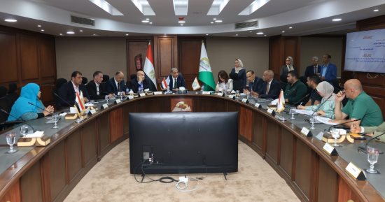 محافظ الجيزة يوجه بتوفير فرصتى عمل لمواطنين من ذوى الهمم