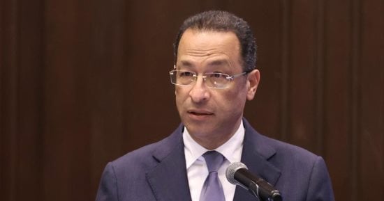 وزير الاتصالات: شريحة الطفل تحقق التوازن بين استفادة الأطفال من الإنترنت وحمايتهم