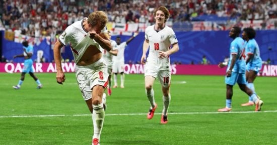 كين يقود إنجلترا إلى دور الـ 16 في كأس العالم بثنائية ضد الكونغو الديموقراطية.. صور 