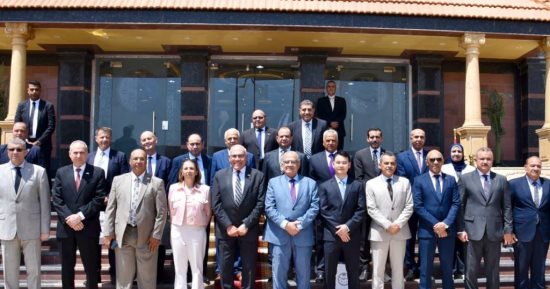 رئيس العربية للتصنيع يفتتح مراكز إنتاج جديدة بمصنع الطائرات 